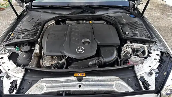 Mercedes-Benz C 300 2021 - 27500 EUR, 201000 km - AUTO.MOTO.pt - 201000km - foto 22 de 22