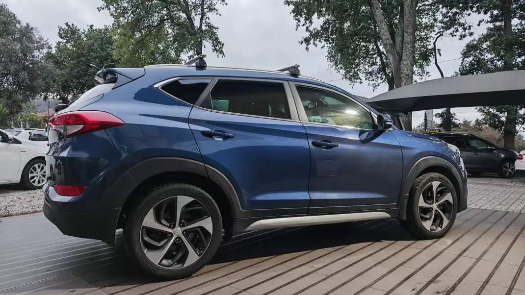 Hyundai Tucson 2018 - 14900 EUR, 297625 km - AUTO.MOTO.pt - 297625km - foto 4 de 17