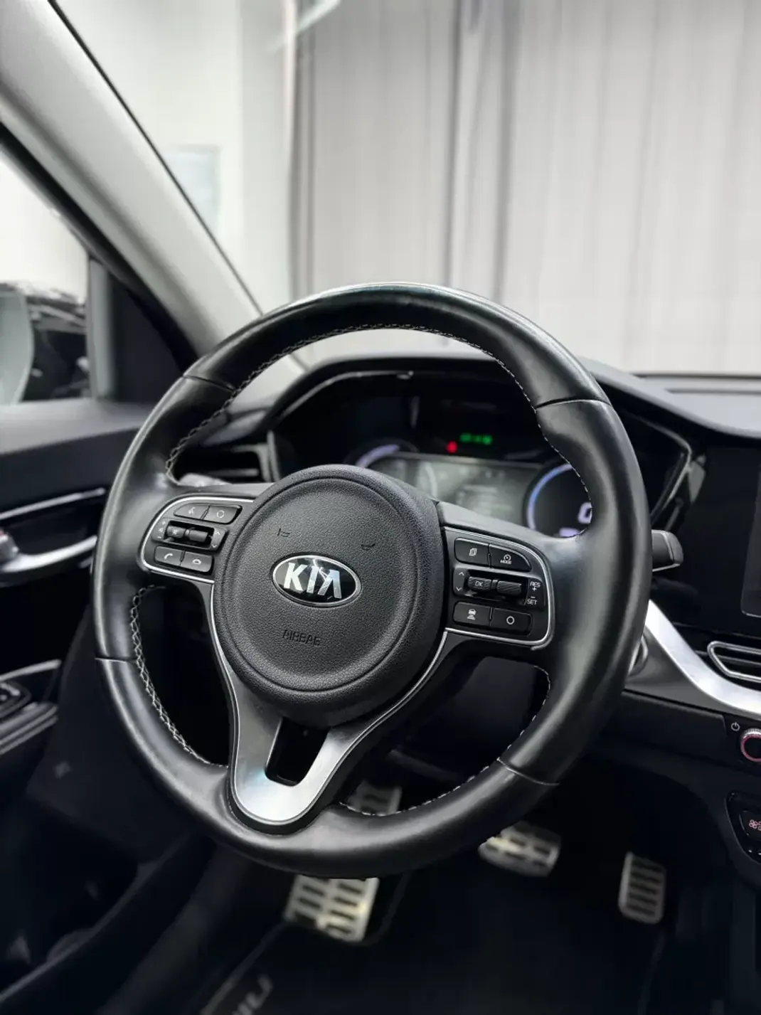 Kia e-Niro 2020 - 19750 EUR, 76000 km - 76000km - foto 16 de 22