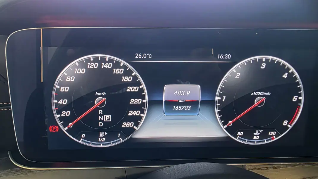 Mercedes-Benz CLS 400 2019 - 44500 EUR, 165703 km - AUTO.MOTO.pt - 165703km - foto 49 de 73