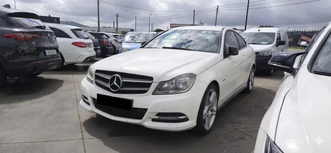 Mercedes-Benz C 250 2011 - 18900 EUR, 145876 km - AUTO.MOTO.pt - 145876km - foto 1 de 9