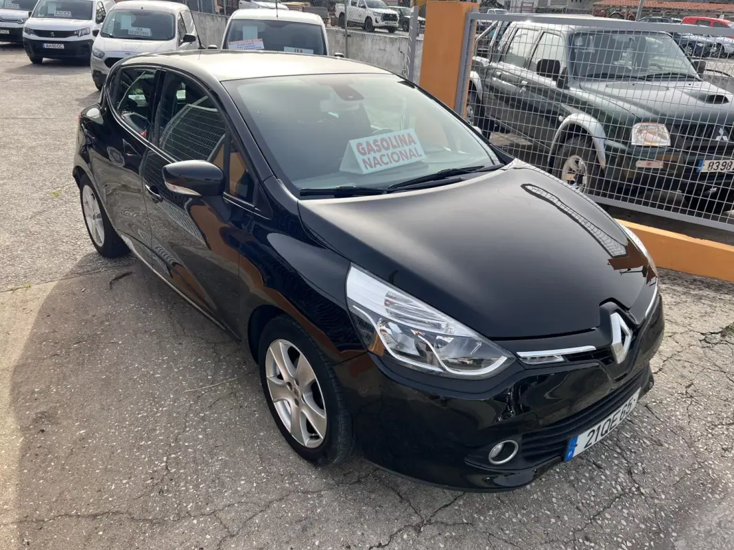 Renault Clio 2015 - 8250 EUR, 73635 km - AUTO.MOTO.pt - 73635km - foto 7 de 12