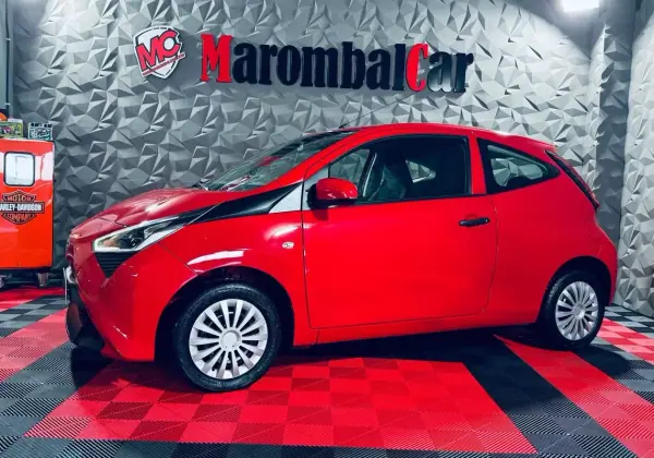 Toyota Aygo 2019 - 10750 EUR, 126299 km - AUTO.MOTO.pt - 126299km - foto 10 de 35