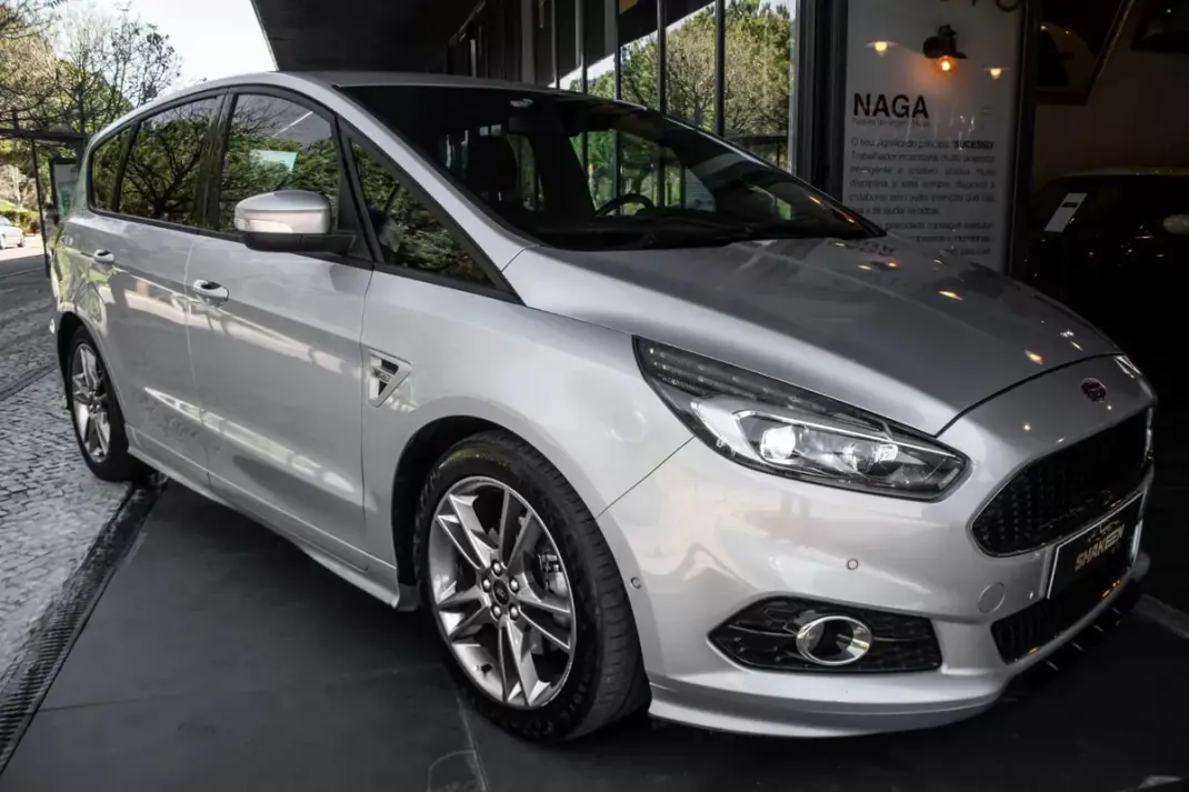Ford S-Max 2018 - 17750 EUR, 194308 km - AUTO.MOTO.pt - 194308km - foto 6 de 47