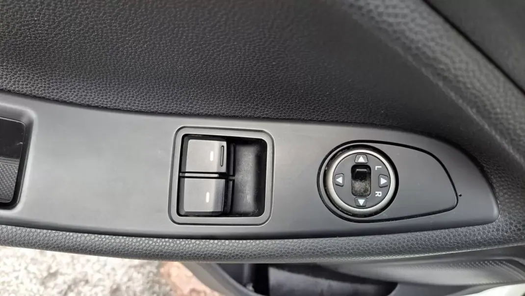 Hyundai i20 2018 - 10890 EUR, 134296 km - AUTO.MOTO.pt - 134296km - foto 40 de 43