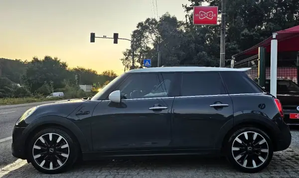 MINI Cooper 2015 - 21500 EUR, 94000 km - AUTO.MOTO.pt - 94000km - foto 3 de 34