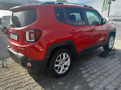 Jeep Renegade 2019 - 15900 EUR, 95000 km - AUTO.MOTO.pt - 95000km - foto 4 de 18