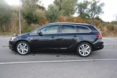 Opel Astra Caravan 2015 — foto 5 de 17