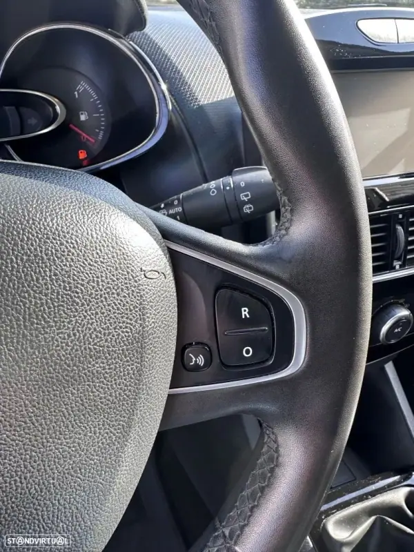 Renault Clio 2017 - 8500 EUR, 135702 km - AUTO.MOTO.pt - 135702km - foto 30 de 47