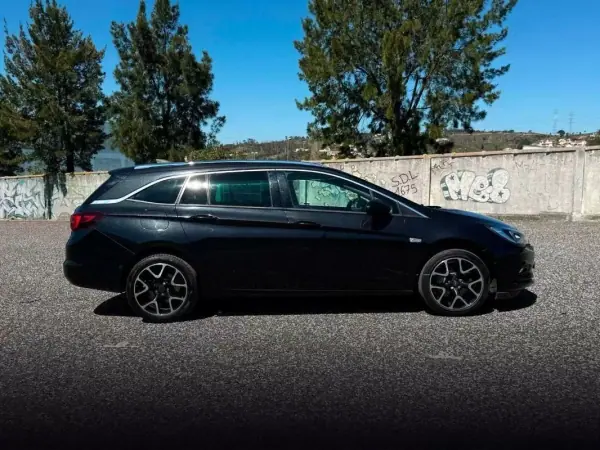 Opel Astra Sports Tourer 2016 - 9490 EUR, 170000 km - AUTO.MOTO.pt - 170000km - foto 2 de 17