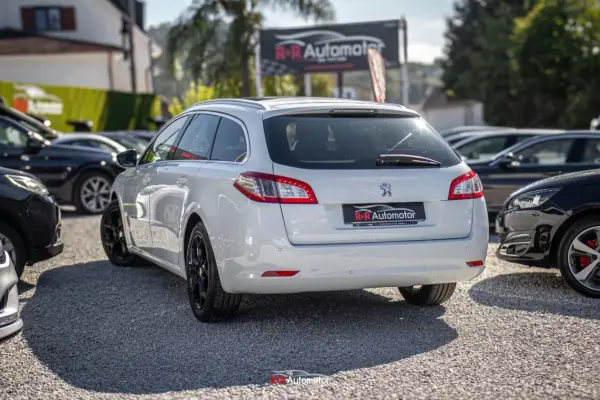 Peugeot 508 SW 2012 — foto 2 de 21