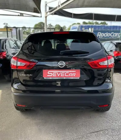 Nissan Qashqai 2016 - 15990 EUR, 117017 km - foto 5 de 6