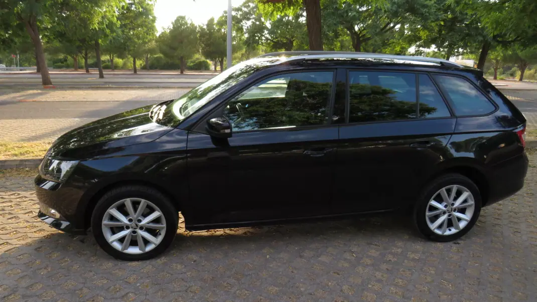 Skoda Fabia Break 2015 - 11800 EUR, 116000 km - 116000km - foto 7 de 29