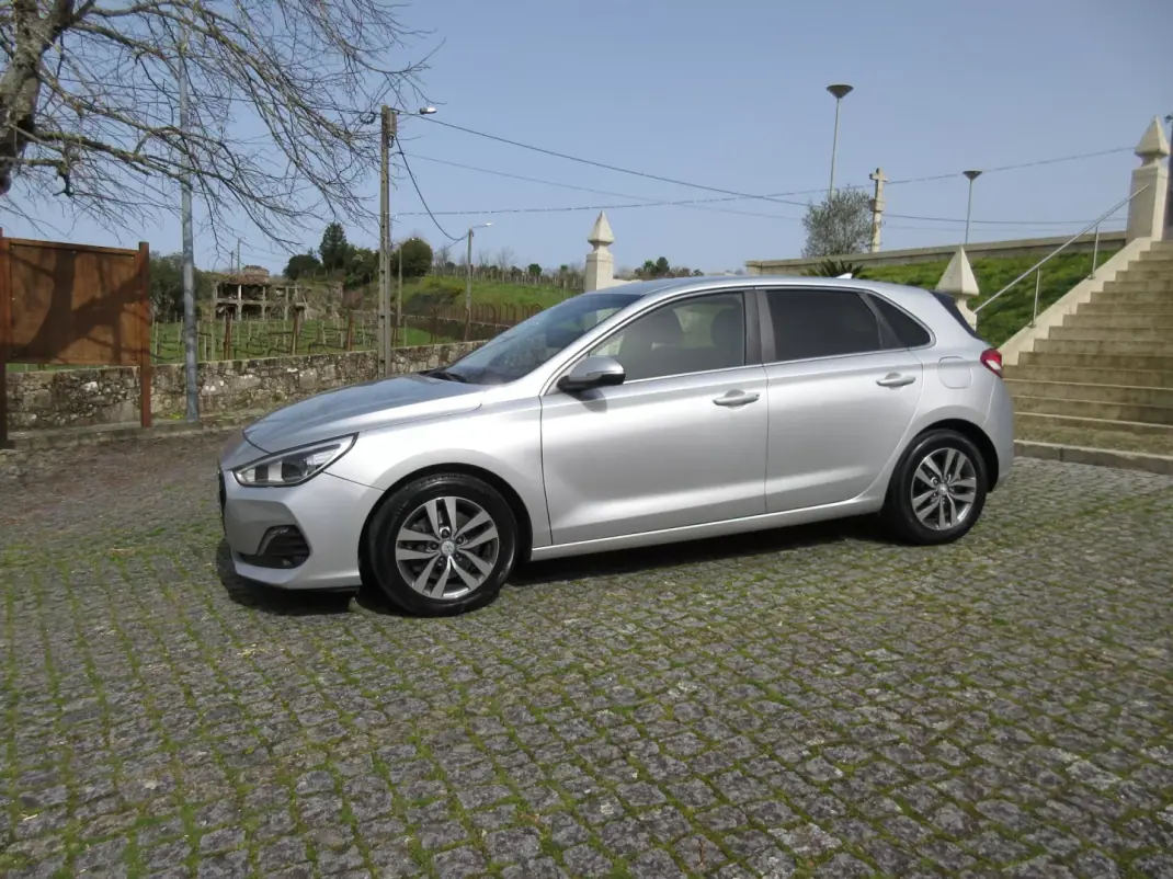 Hyundai i30 2019 - 14990 EUR, 108000 km - 108000km - foto 3 de 42