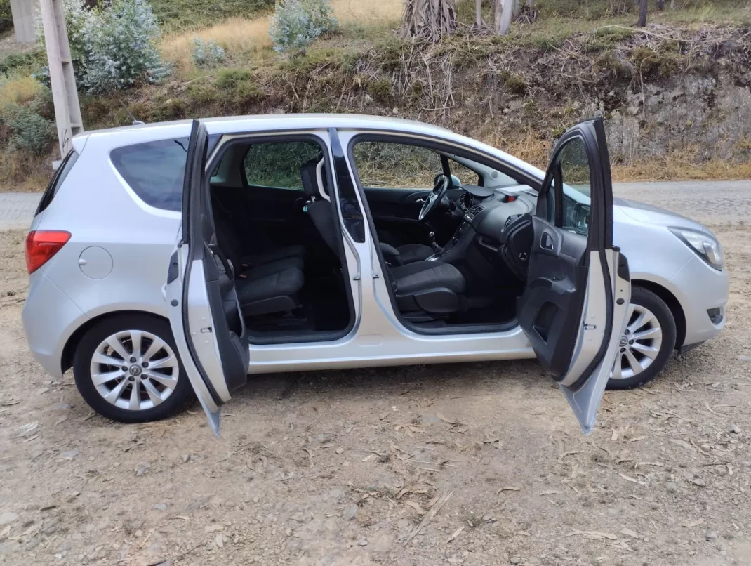 Opel Meriva 2015 - 8950 EUR, 190000 km - AUTO.MOTO.pt - 190000km - foto 1 de 30