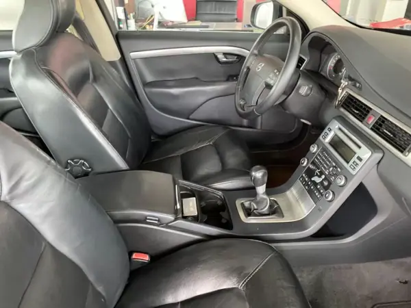 Volvo S80 2007 - 7500 EUR, 369251 km - AUTO.MOTO.pt - 369251km - foto 17 de 33