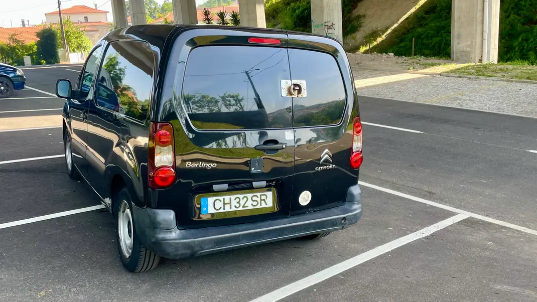 Citroën Berlingo 1.6 BlueHDi Feel 2018 - 12900 EUR, 107000 km - AUTO.MOTO.pt - 107000km - foto 2 de 12