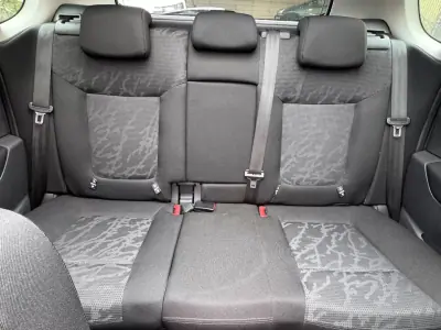 Peugeot 3008 2011 - 7900 EUR, 218000 km - AUTO.MOTO.pt - 218000km - foto 20 de 22