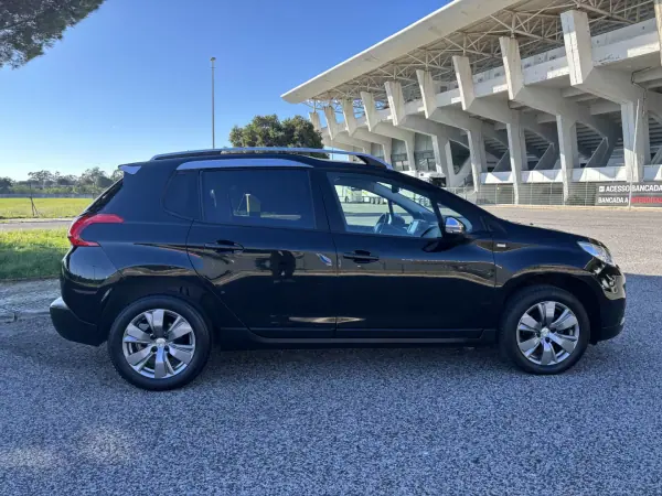 Peugeot 2008 2015 - 11490 EUR, 96500 km - AUTO.MOTO.pt - 96500km - foto 6 de 17