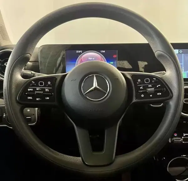 Mercedes-Benz CLA 250 2022 - 26900 EUR, 87000 km - AUTO.MOTO.pt - 87000km - foto 19 de 42