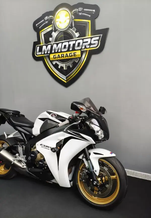 Honda CBR 1000RR 2009 - 7990 EUR, 46000 km - AUTO.MOTO.pt - 46000km - foto 2 de 32
