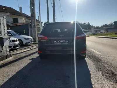 Ford Mondeo SW 2010 - 7900 EUR, 218900 km - AUTO.MOTO.pt - 218900km - foto 10 de 36