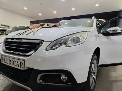 Peugeot 2008 2015 - 9740 EUR, 120266 km - AUTO.MOTO.pt - 120266km - foto 2 de 28