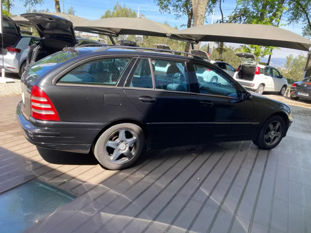 Mercedes-Benz C 180 2003 - 6000 EUR, 321000 km - AUTO.MOTO.pt - 321000km - foto 3 de 17
