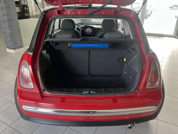 MINI 3 Portas 2006 - 6800 EUR, 204866 km - AUTO.MOTO.pt - 204866km - foto 19 de 19