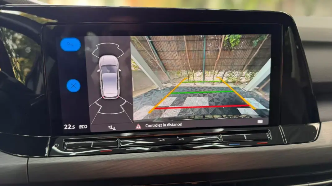 Volkswagen Golf 2021 - 21500 EUR, 96839 km - AUTO.MOTO.pt - 96839km - foto 27 de 38