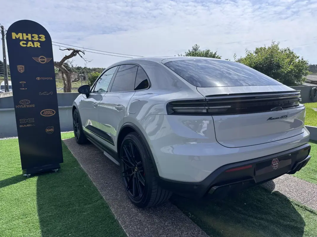 Porsche Macan 2026 - 129000 EUR, 2200 km - AUTO.MOTO.pt - 2200km - foto 11 de 85