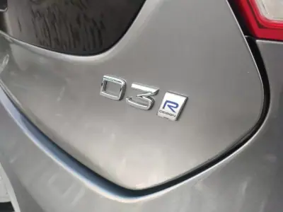 Volvo V40 2018 - 17500 EUR, 185000 km - AUTO.MOTO.pt - 185000km - foto 19 de 28