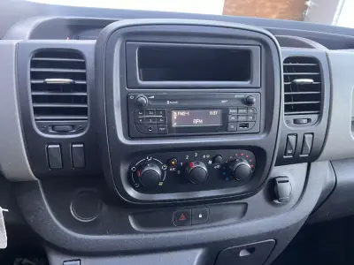 Renault Trafic 2018 - 13900 EUR, 128580 km - foto 6 de 7