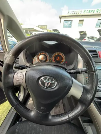 Toyota Auris 2008 - 11990 EUR, 148228 km - 148228km - foto 7 de 11