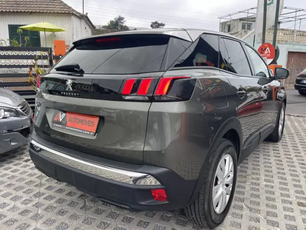 Peugeot 3008 2020 - 17950 EUR, 93626 km - AUTO.MOTO.pt - 93626km - foto 7 de 12