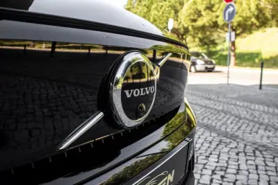 Volvo XC 40 2023 - 31850 EUR, 84500 km - AUTO.MOTO.pt - 84500km - foto 9 de 43
