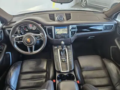 Porsche Macan 2015 - 36950 EUR, 188000 km - AUTO.MOTO.pt - 188000km - foto 7 de 9