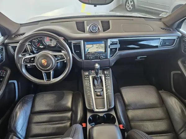 Porsche Macan 2015 - 36950 EUR, 188000 km - AUTO.MOTO.pt - 188000km - foto 7 de 9