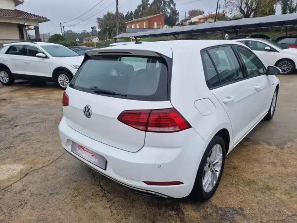 Volkswagen Golf 2019 - 18999 EUR, 139668 km - AUTO.MOTO.pt - 139668km - foto 9 de 30