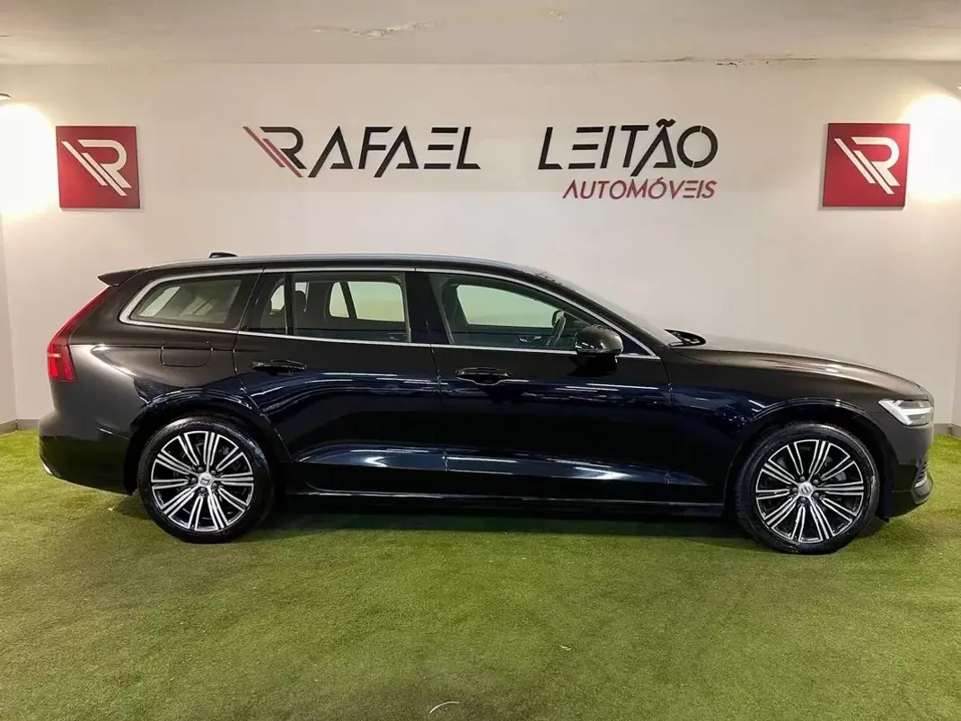 Volvo V60 2020 - 28350 EUR, 62000 km - AUTO.MOTO.pt - 62000km - foto 5 de 30