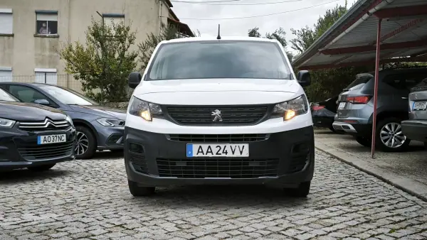Peugeot Partner 2020 - 14490 EUR, 110714 km - AUTO.MOTO.pt - 110714km - foto 3 de 10