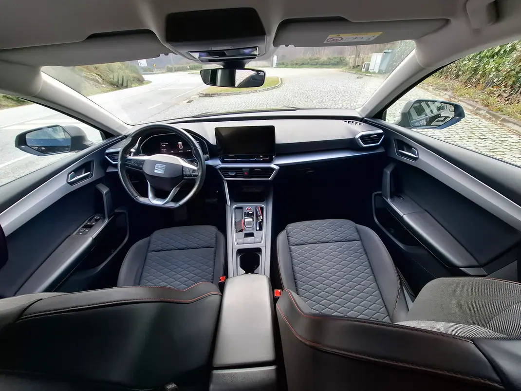 SEAT Leon ST 2020 - 21500 EUR, 180000 km - AUTO.MOTO.pt - 180000km - foto 10 de 14