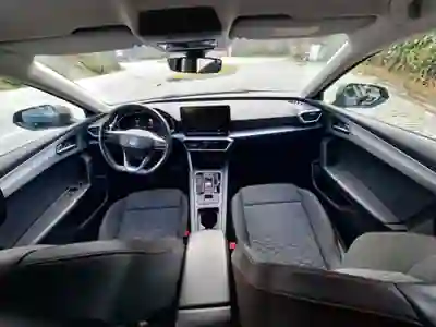 SEAT Leon ST 2020 - 21500 EUR, 180000 km - AUTO.MOTO.pt - 180000km - foto 10 de 14