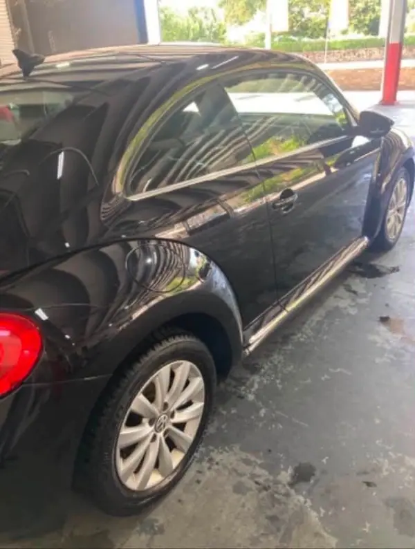 Volkswagen New Beetle 2012 - 8700 EUR, 190000 km - AUTO.MOTO.pt - 190000km - foto 2 de 6