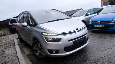 Citroën C4 Grand Picasso 2015 - 10900 EUR, 175000 km - AUTO.MOTO.pt - 175000km - foto 13 de 17