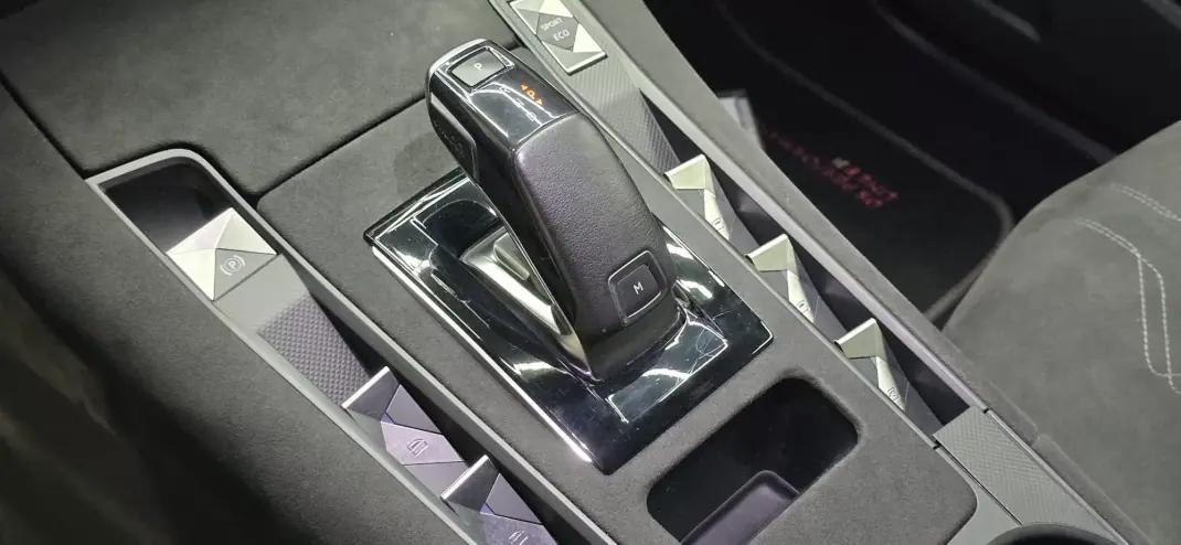 DS DS7 Crossback 2019 - 20990 EUR, 170000 km - AUTO.MOTO.pt - 170000km - foto 35 de 59