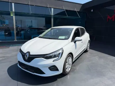 Renault Clio 2022 - 14900 EUR, 146000 km - AUTO.MOTO.pt - 146000km - foto 2 de 12