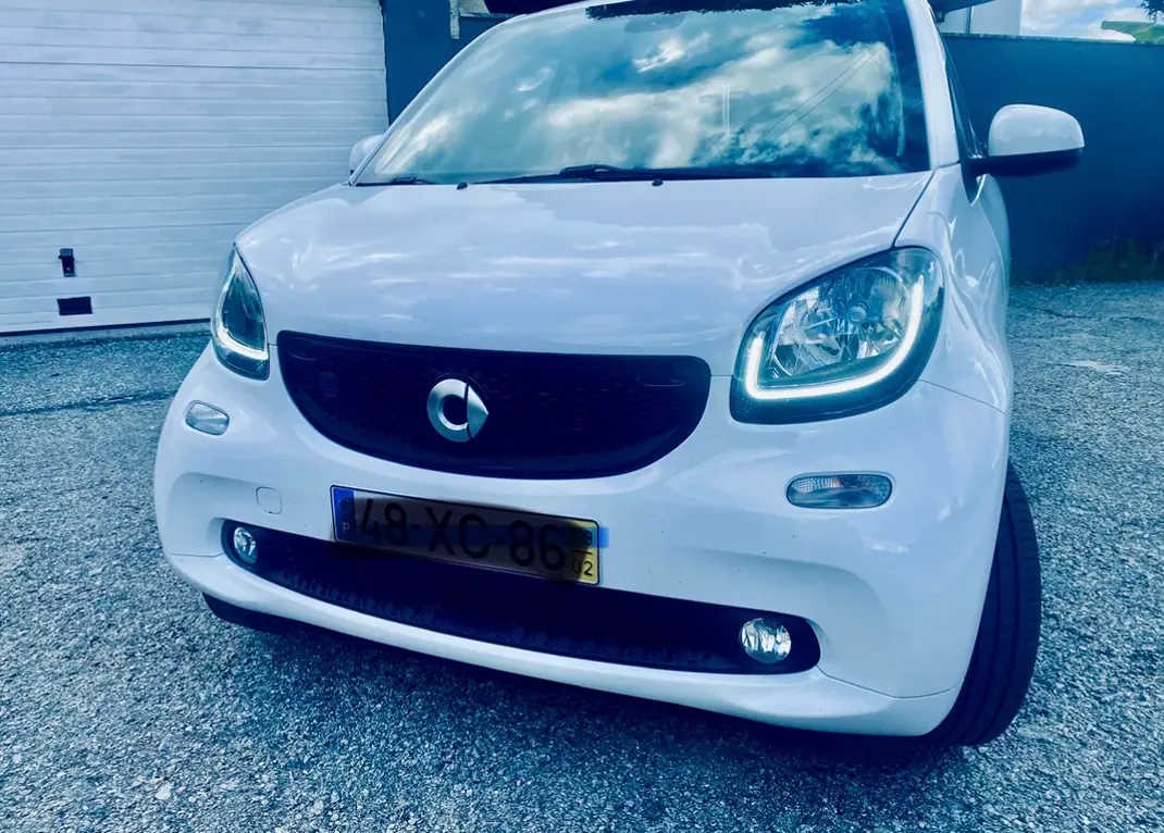 Smart Fortwo Cabrio 2019 - 9000 EUR, 150000 km - AUTO.MOTO.pt - 150000km - foto 1 de 15