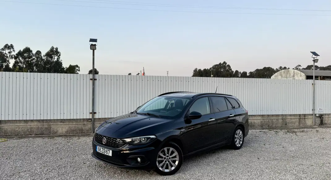 Fiat Tipo Station Wagon 2019 - 12900 EUR, 137000 km - AUTO.MOTO.pt - 137000km - foto 1 de 43
