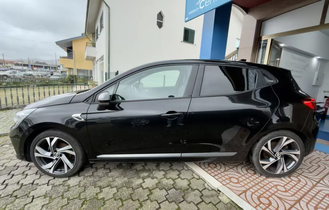 Renault Clio 2023 - 15950 EUR, 82000 km - AUTO.MOTO.pt - 82000km - foto 6 de 25